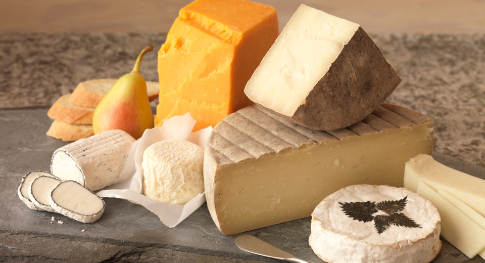 Le meilleur assortiment de fromages, tous plus goûteux les uns que les autres. Retrouvez-les dans notre rayon Crèmerie.